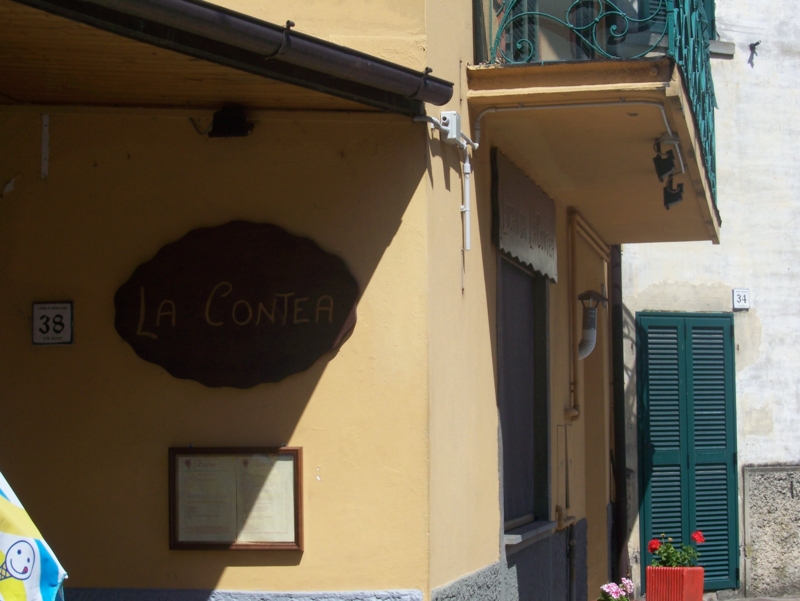  Image name: LocandaLaContea03.jpg 
 width: 800 pixel 
 height: 601 pixel 
 Size: 308067 bytes 
 Click to enlarge 